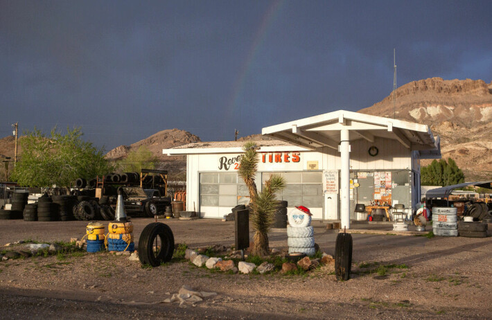 Nevadan autiomaan pikkuhuoltamoilla vallitsi paikoin erikoinen tunnelma.