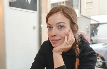 Paparazzikuvat! Tuoreesta opetusministeristä hallituksen kohukuningatar - muistatko nämä Li Anderssonin skandaalit? 