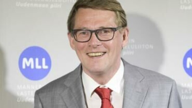 Eduskunnan puhemies Matti Vanhanen yllättää - suoran keskusteluohjelman vetäjäksi televisioon! Matti V