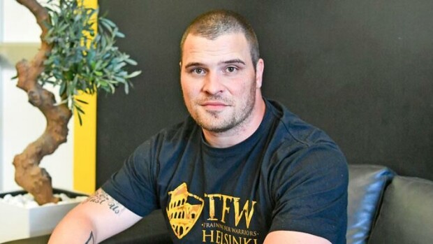 Räppäri Tuomas Kauhanen kertoo ensisuudelmastaan - oli vasta viisivuotias pelimies! Tuomas Kauhanen