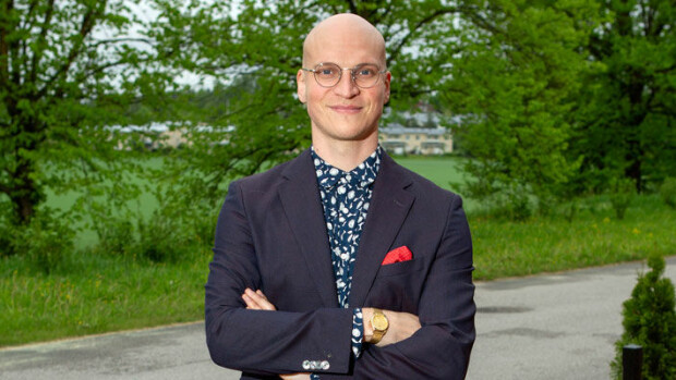 Näyttelijä Riku Niemisellä on huono omatunto – ”Olen syöksynyt pää kolmantena jalkana!” Kiire on aiheuttanut Riku Niemiselle huonon omatunnon.