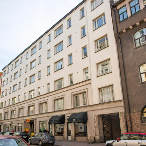 Studio on Liisankatu 14:n sisäpihalla. Studio on Liisankatu 14:n sisäpihalla.