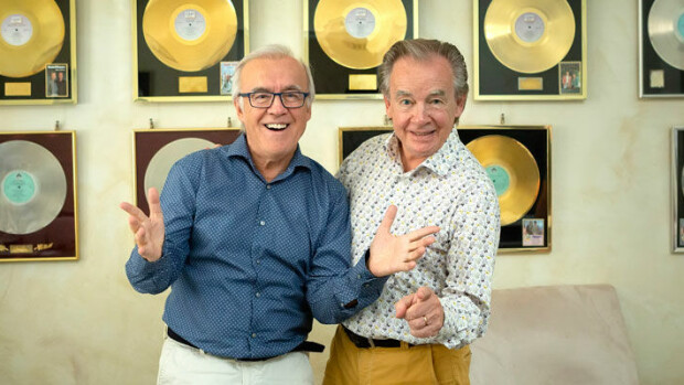 Turkulaisveljekset pitkistä keikkareissuistaan: Matti ajaa, Teppo kartanlukijana – ”En ole kovin kummoinen siinä!” Matti ja Teppo kertovat keikkareissuistaan.