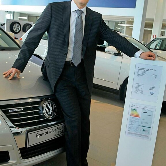 Petri on autoalan vaikuttaja. Hän ja Satu rekisteröivät avioehdon puoli vuotta häidensä jälkeen. Petri on autoalan vaikuttaja. Hän ja Satu rekisteröivät avioehdon puoli vuotta häidensä jälkeen.