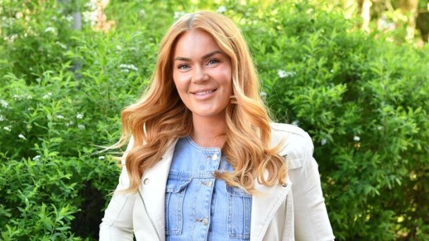 Julkkiskaunottaren kuppi meni nurin! Rosanna Kulju möykkäsi keskellä tietä Audi-kuskille! Rosanna Kulju