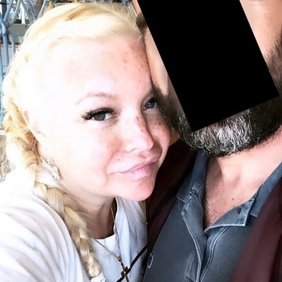 Johanna on ollut järkyttynyt  Paulin huumesotkuista. Kuulusteluissa Paul myönsi poliisille  käyttävänsä huumeita mutta  kielsi myymisen. Johanna on ollut järkyttynyt  Paulin huumesotkuista. Kuulusteluissa Paul myönsi poliisille  käyttävänsä huumeita mutta  kielsi myymisen.