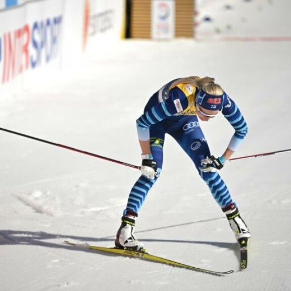 Riitta-Liisa ”Ritu” Roponen, 42, uhkaili jo kaksi vuotta sitten lyövänsä hiihtomonot naulaan. Ei lyönyt: Oberstdorfista tuomisina oli komea MM-pronssimitali. Riitta-Liisa ”Ritu” Roponen, 42, uhkaili jo kaksi vuotta sitten lyövänsä hiihtomonot naulaan. Ei lyönyt: Oberstdorfista tuomisina oli komea MM-pronssimitali.