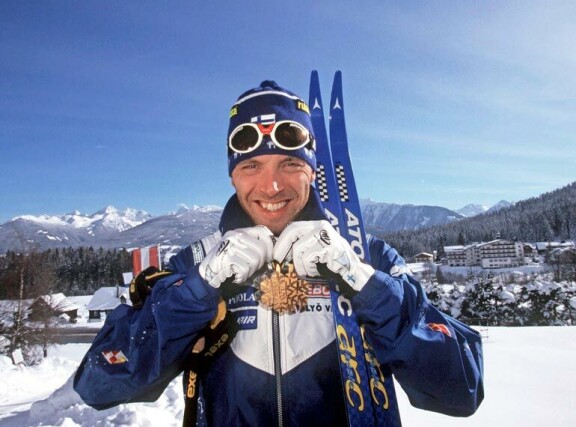 Hiihtäjä Mika Myllylän hiihtomenestys vaihtui doping-häpeään.