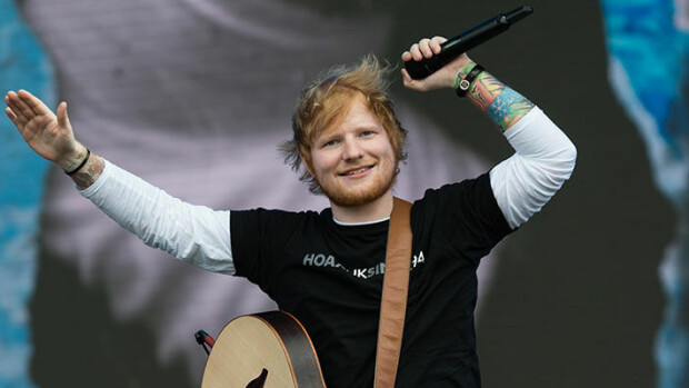 Ed Sheeran julkaisi tunnelmia Suomesta: valomeri täytti Malmin lentoaseman - katso! Ed Sheeran