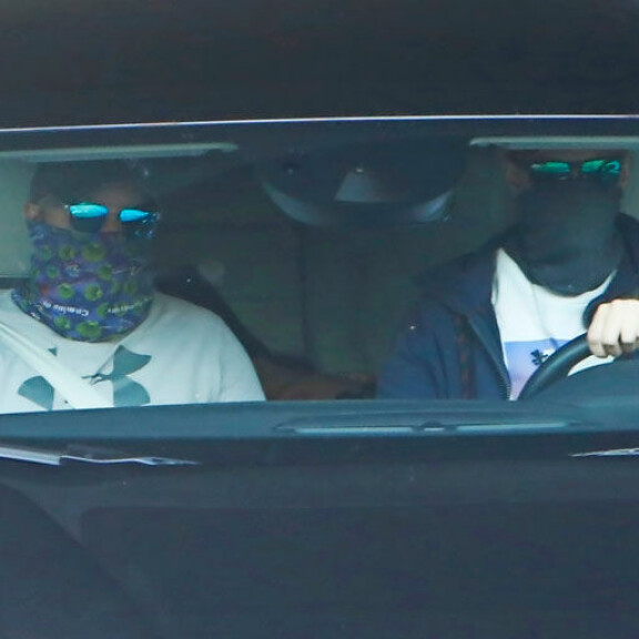 Paljastavat kuvat! Näin Sofia Belórf piiloutui auton takapenkille matkalla oikeudesta vankilaan – Seiskan valokuvaaja tallensi kohukaunottaren! Sofia Belorf