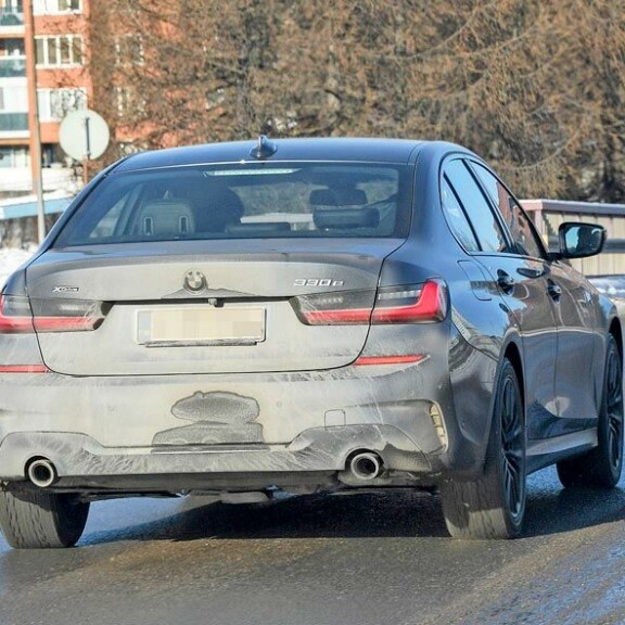 Uusi menopeli oli sen verran kurainen, että popparin pitäisi hurauttaa sillä pesukadun läpi. Uusi menopeli oli sen verran kurainen, että popparin pitäisi hurauttaa sillä pesukadun läpi.