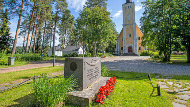 Anna-Kaisa synnytti ja jätti poikavauvansa metsään – sai kokea karun kohtalon! Muhoksella kuolemantuomio langetettiin muun muassa Anna-Kaisa Ruutille, joka oli syyllistynyt lapsen tappoon.