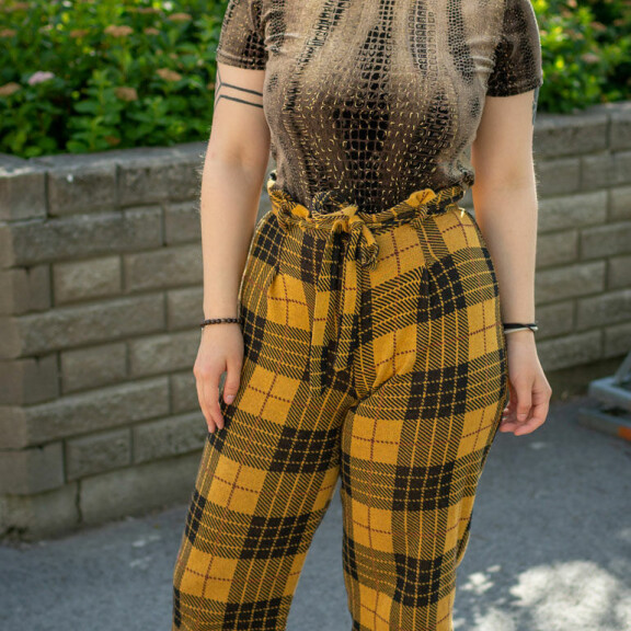 Täydellinen kesämies ja värien sekamelskaa – Seiskan muotipoliisi ruotii julkkisten festarityylin! Silla Pöyry