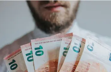 Näin pääset eroon addiktioista - tupakoinnin lopettaminen ja lainakierteen katkaiseminen