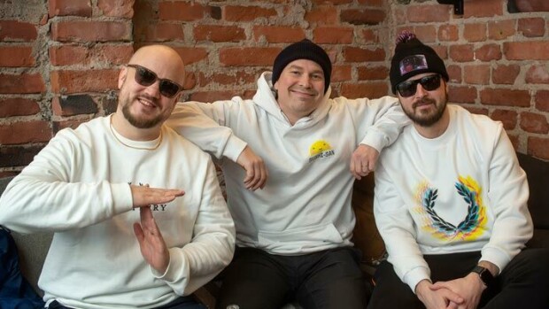 Uusi Gangnam Style? Teflon Brothers tavoittelee märkää unelmaa: ”Ei lyriikoita tarvitse ymmärtää” Teflon Brothers