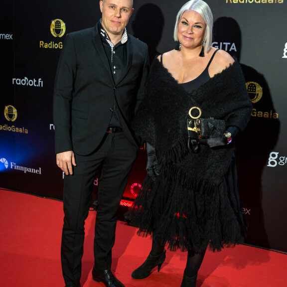 Aki ja Minna ovat olleet juontoparina vuodesta 2016. aki linnanahde ja minna kuukka