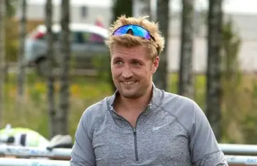 Taas radalla! Stefan Therman sekoili karaokessa – video