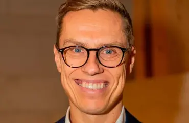 Kateelliset jonoon! Alexander Stubb sai yhteiskuvan supertähden kanssa